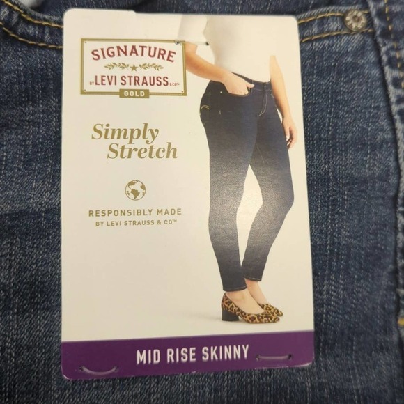 Signature‎ By Levi's Strauss Women's Mid Rise Skinny Med Wash Sz. 27 NWT - Picture 10 of 10
